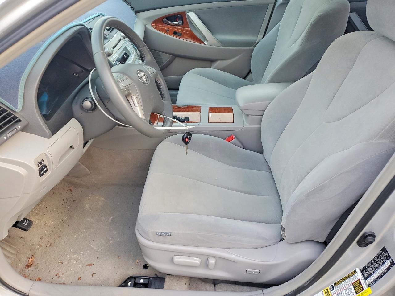 2009 TOYOTA CAMRY photo 7