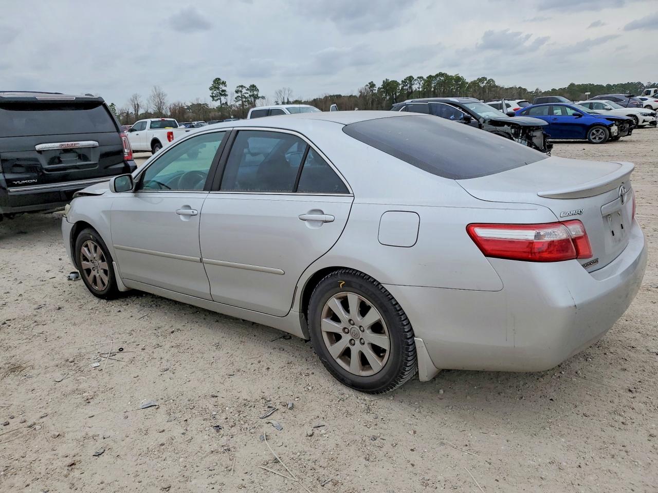 2009 TOYOTA CAMRY photo 2