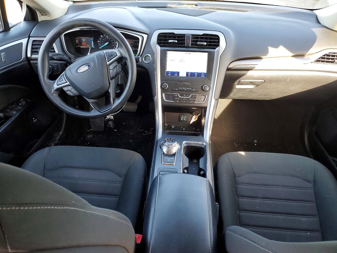2020 FORD FUSION SE photo 8