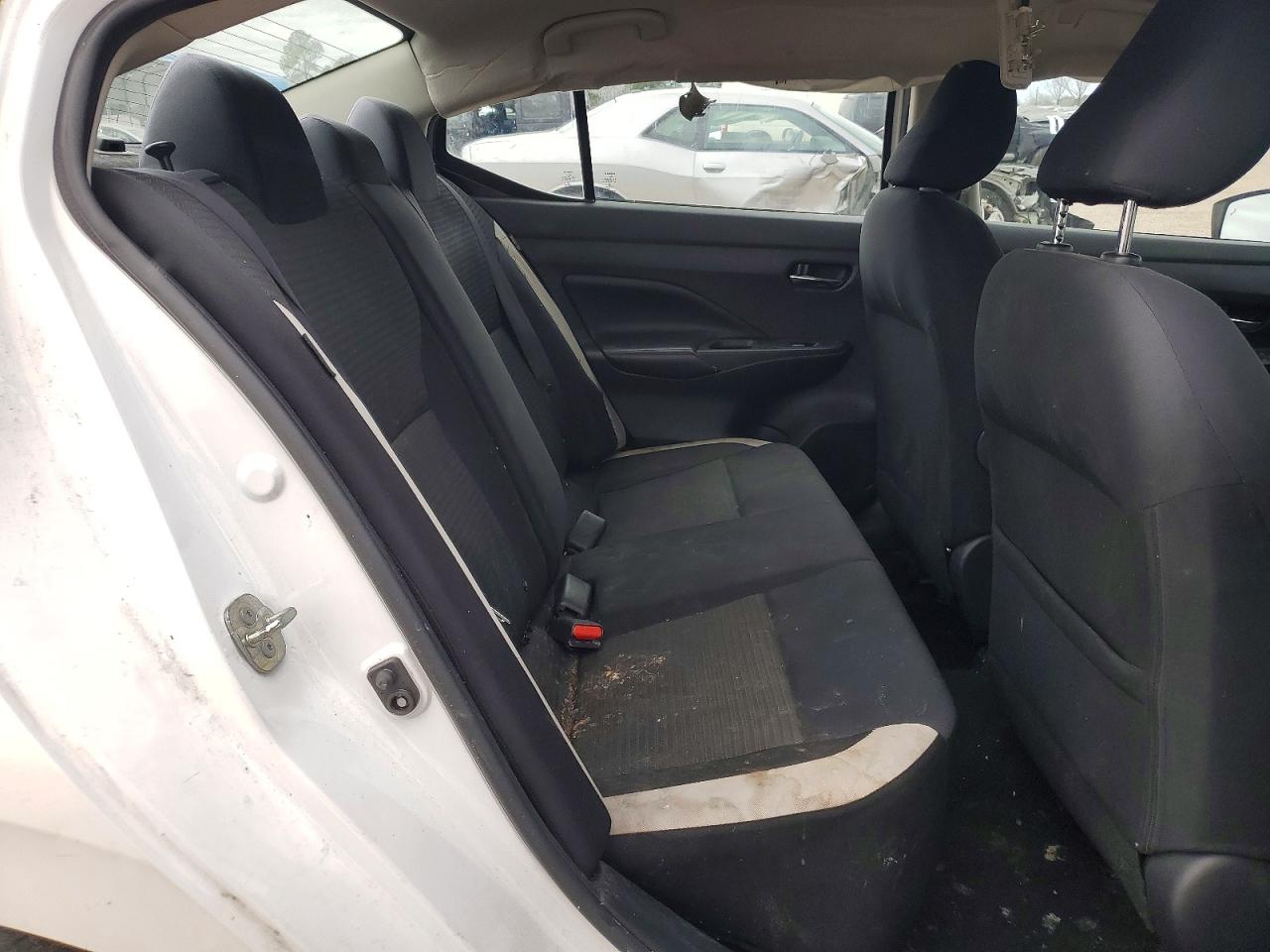 2020 NISSAN VERSA SV photo 10