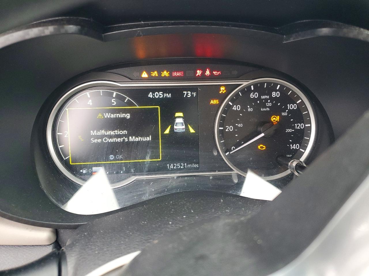 2020 NISSAN VERSA SV photo 9