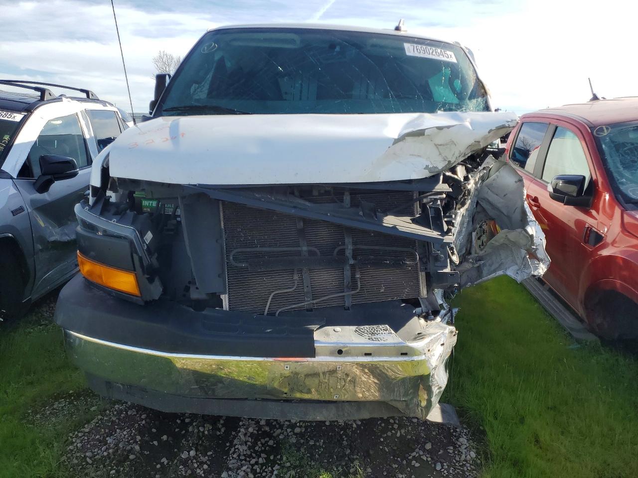 2020 GMC SAVANA G2500 photo 9