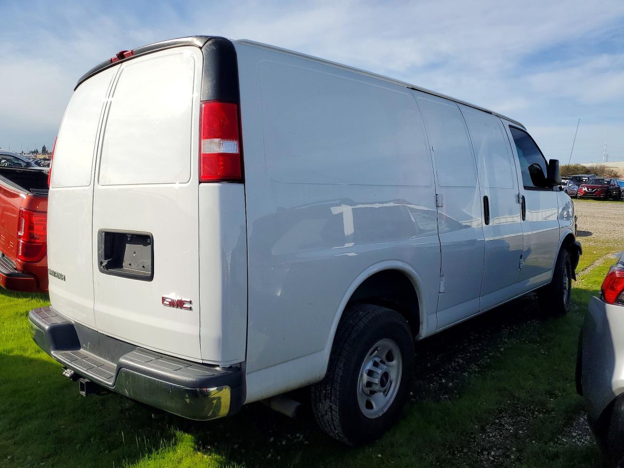 2020 GMC SAVANA G2500 photo 5