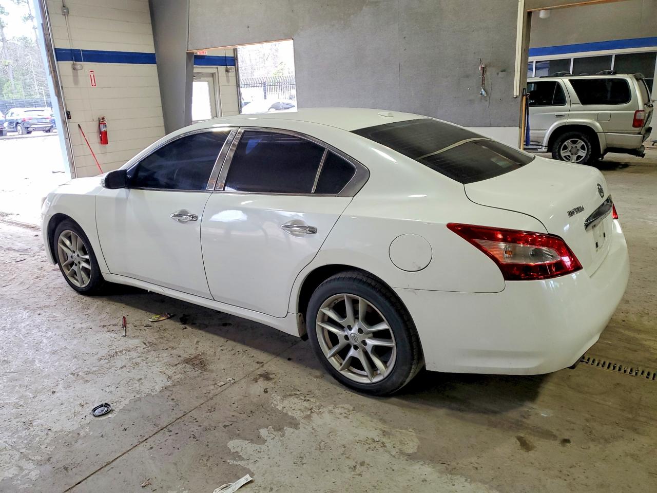 2011 NISSAN MAXIMA S photo 3