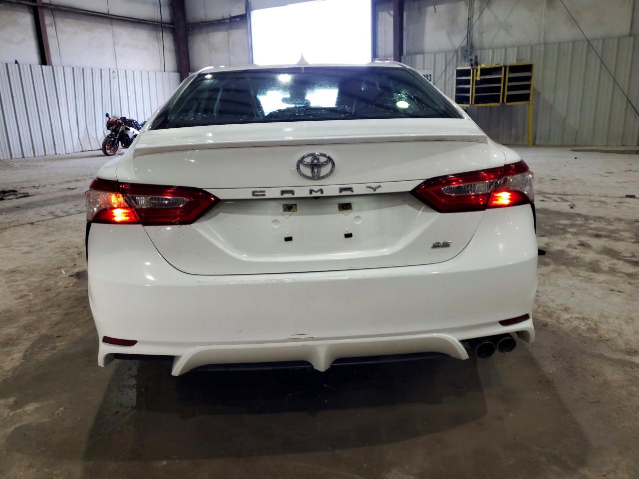 2020 TOYOTA CAMRY SE photo 6