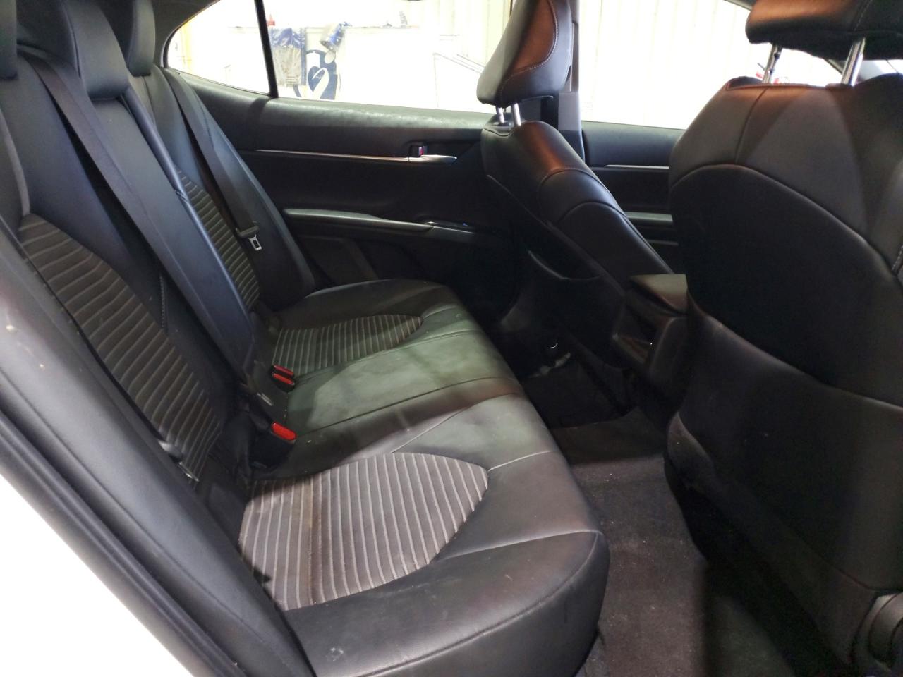 2020 TOYOTA CAMRY SE photo 10