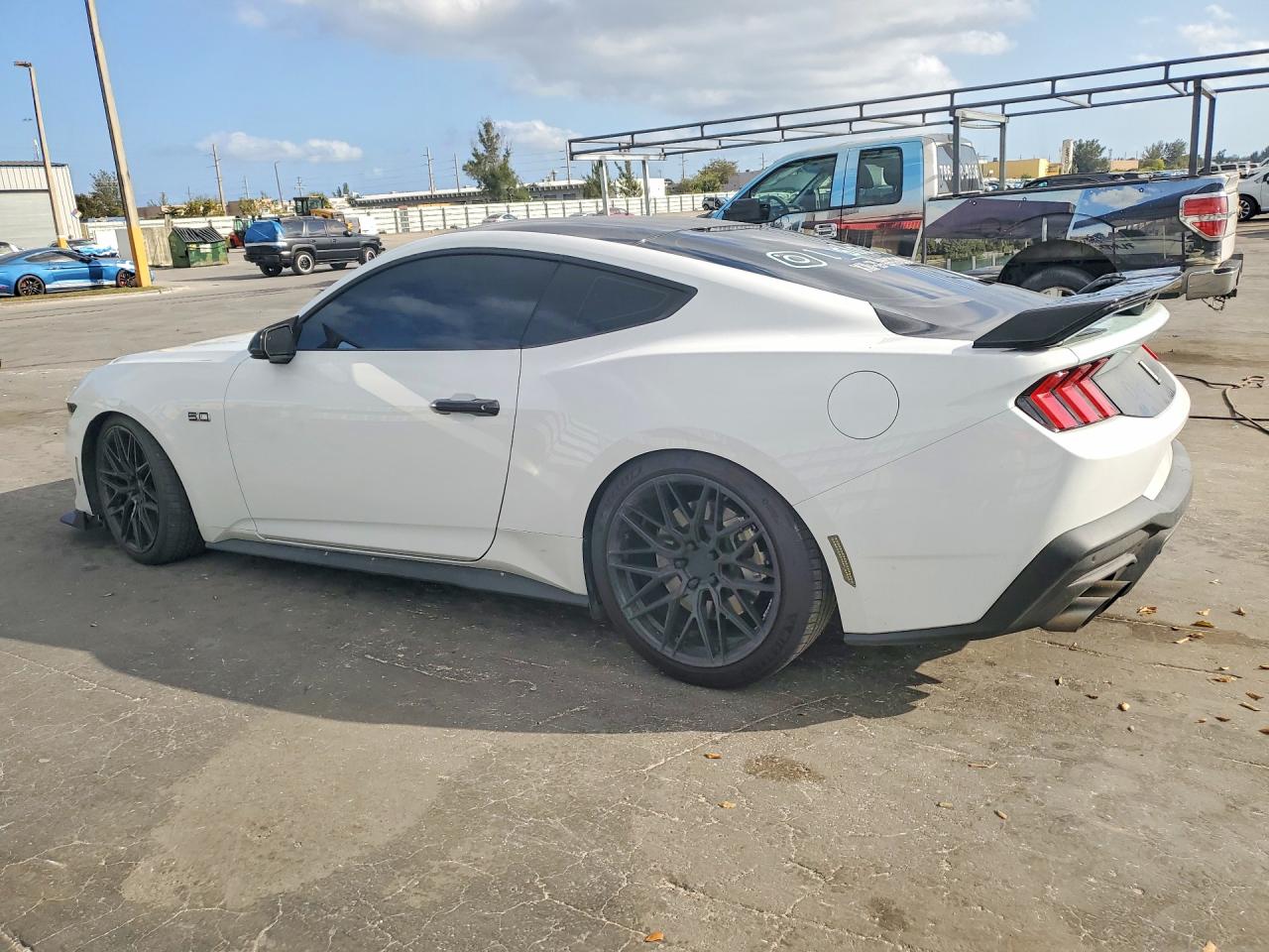 2025 FORD MUSTANG GT photo 4