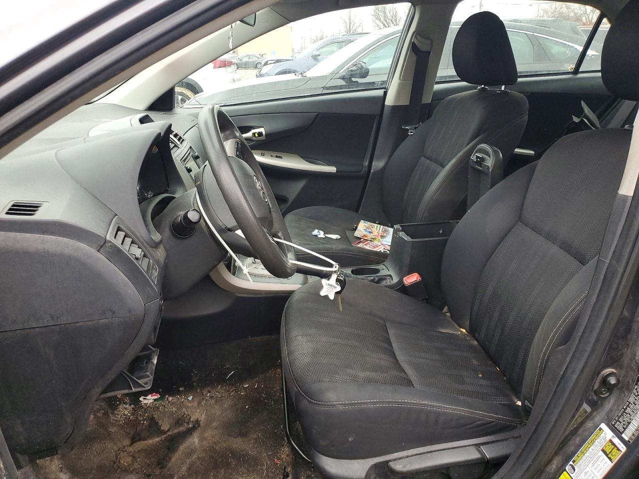 2013 TOYOTA COROLLA photo 7