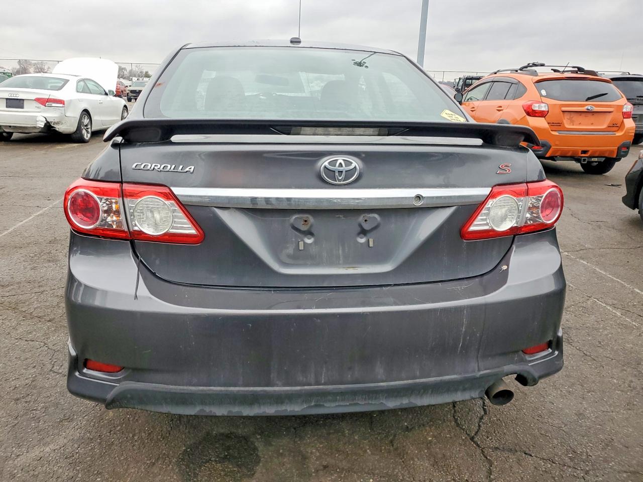 2013 TOYOTA COROLLA photo 6