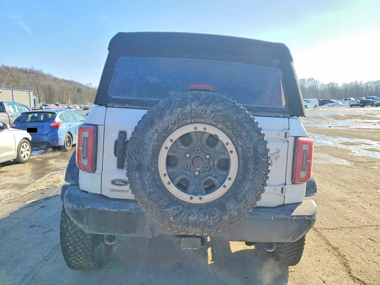 2023 FORD BRONCO BASE photo 16