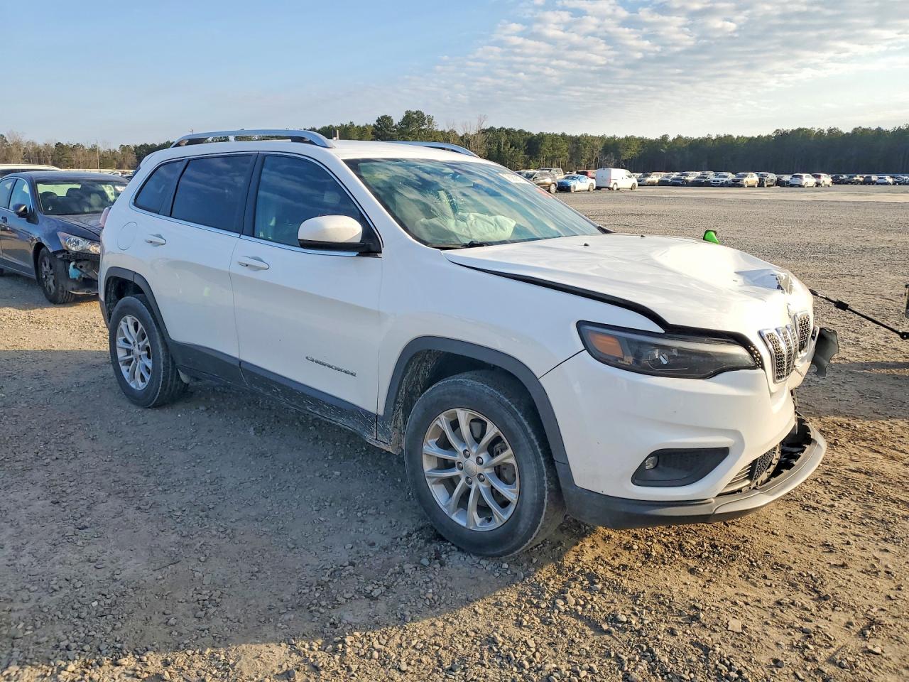 2019 JEEP CHEROKEE LATITUDE photo 4