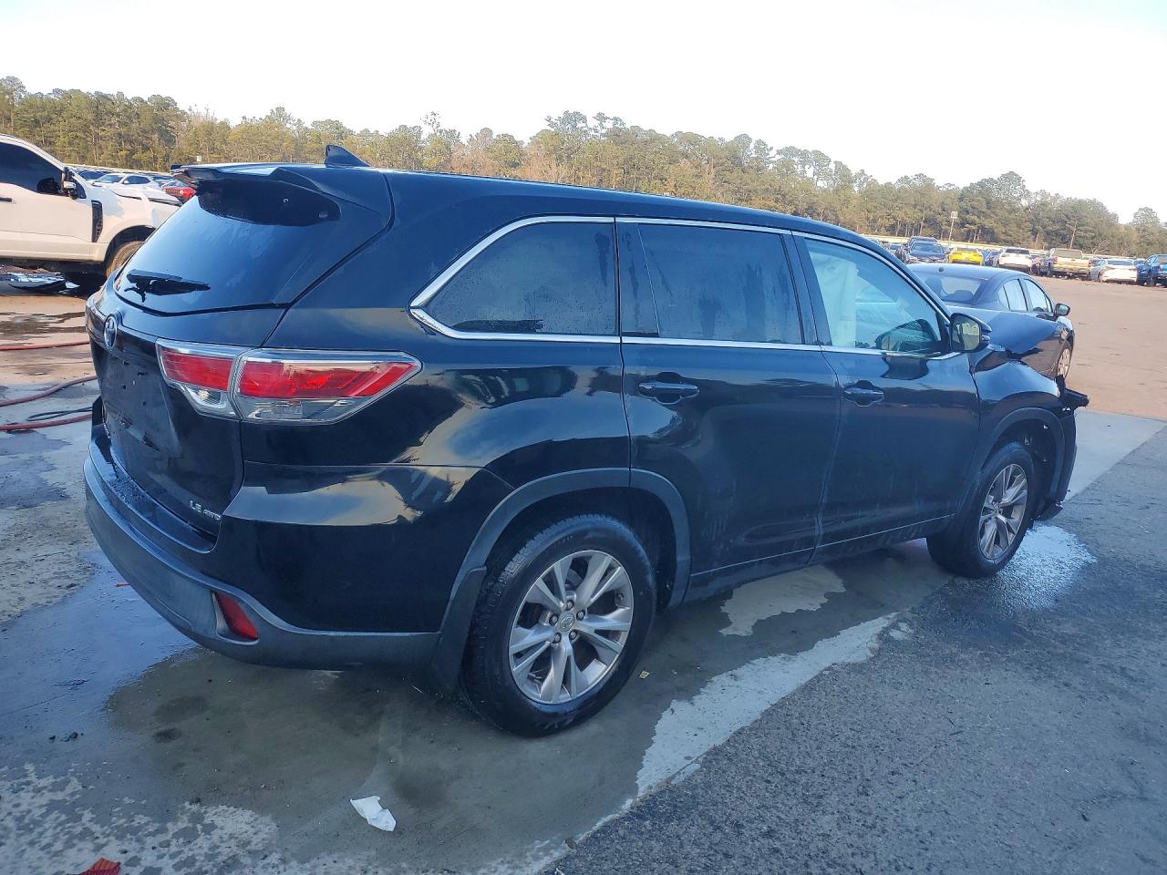 2014 TOYOTA HIGHLANDER LE PLUS photo 3