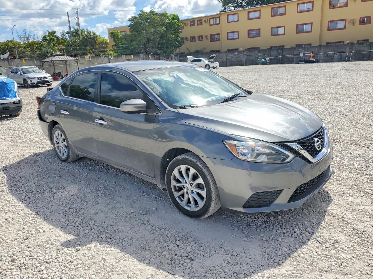 2019 NISSAN SENTRA SV photo 4