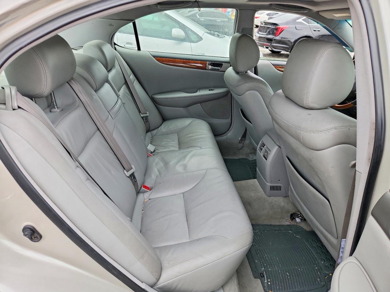 2005 LEXUS ES photo 19