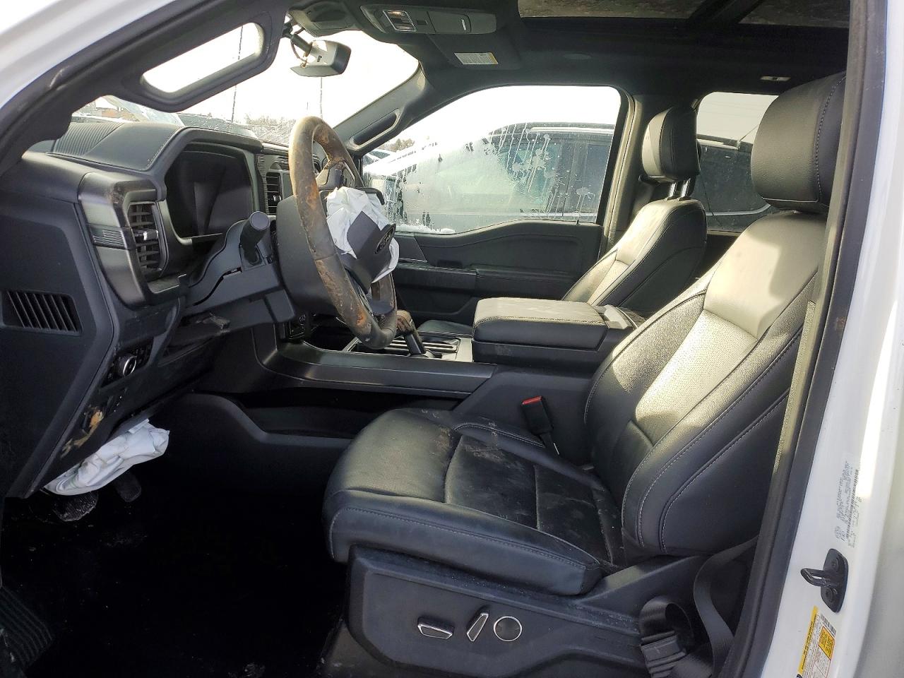 2025 FORD F150 LARIAT photo 13