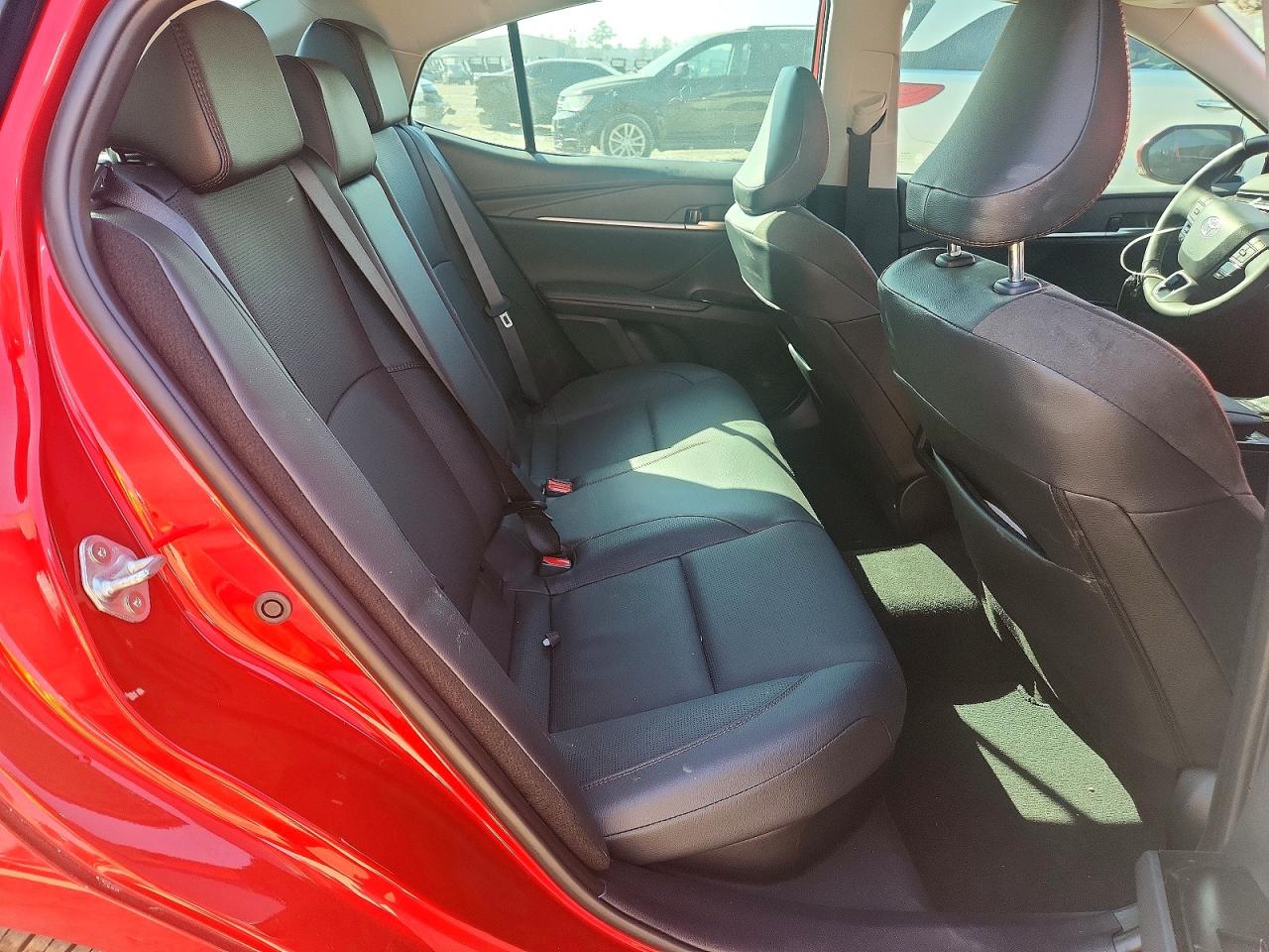 2025 TOYOTA CAMRY photo 19