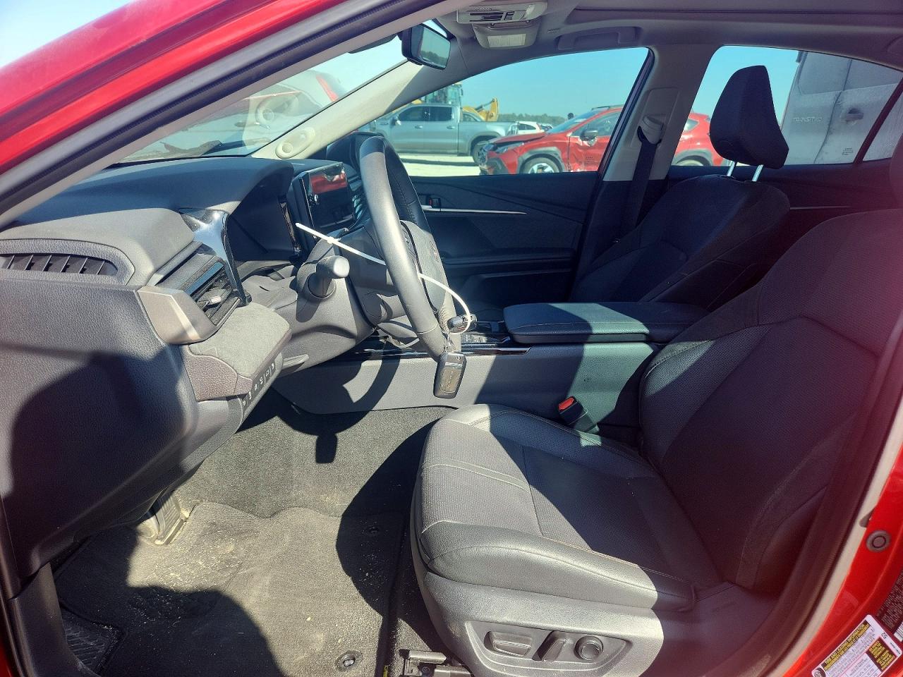 2025 TOYOTA CAMRY photo 13