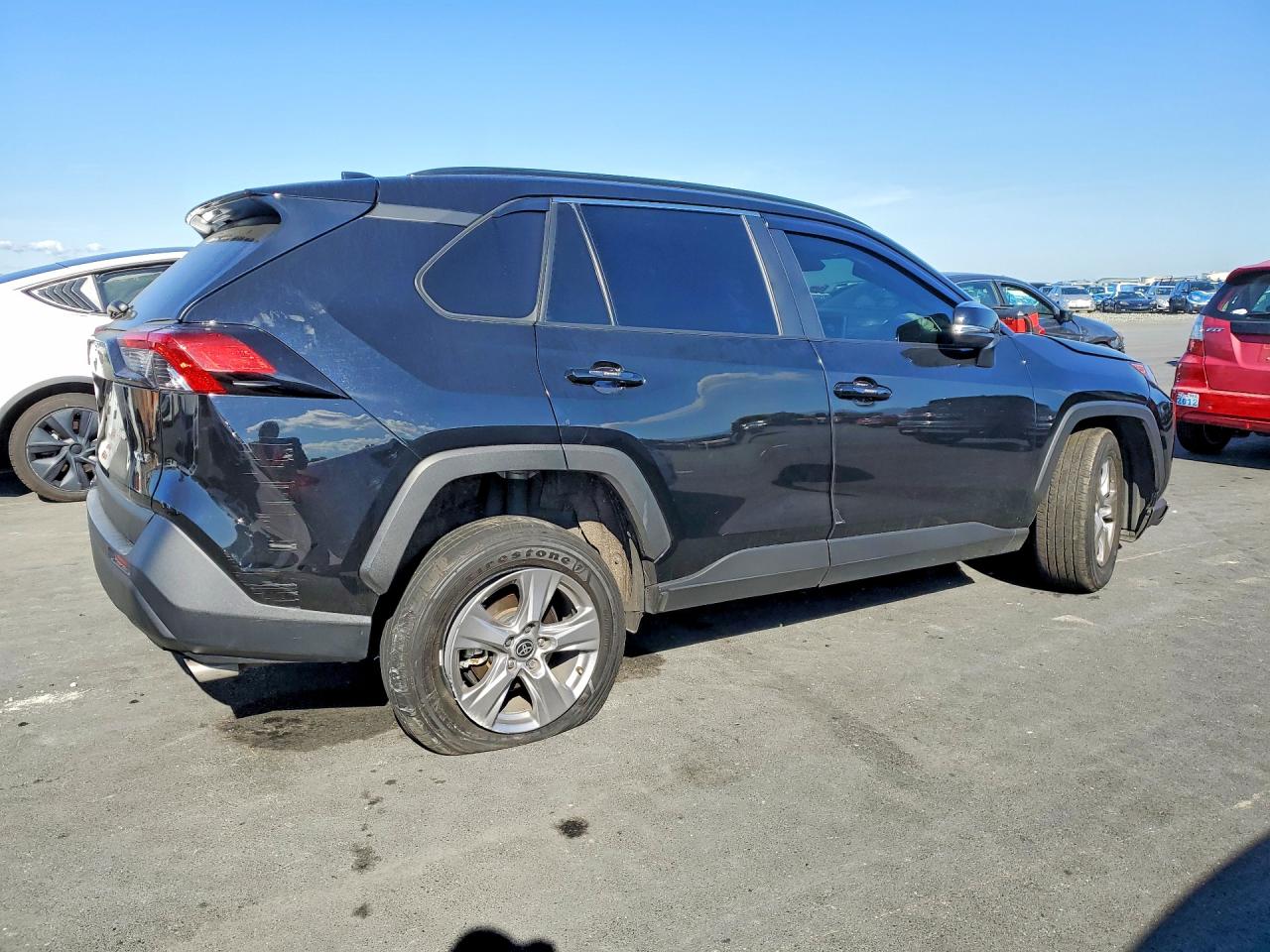 2024 TOYOTA RAV4 XLE photo 5