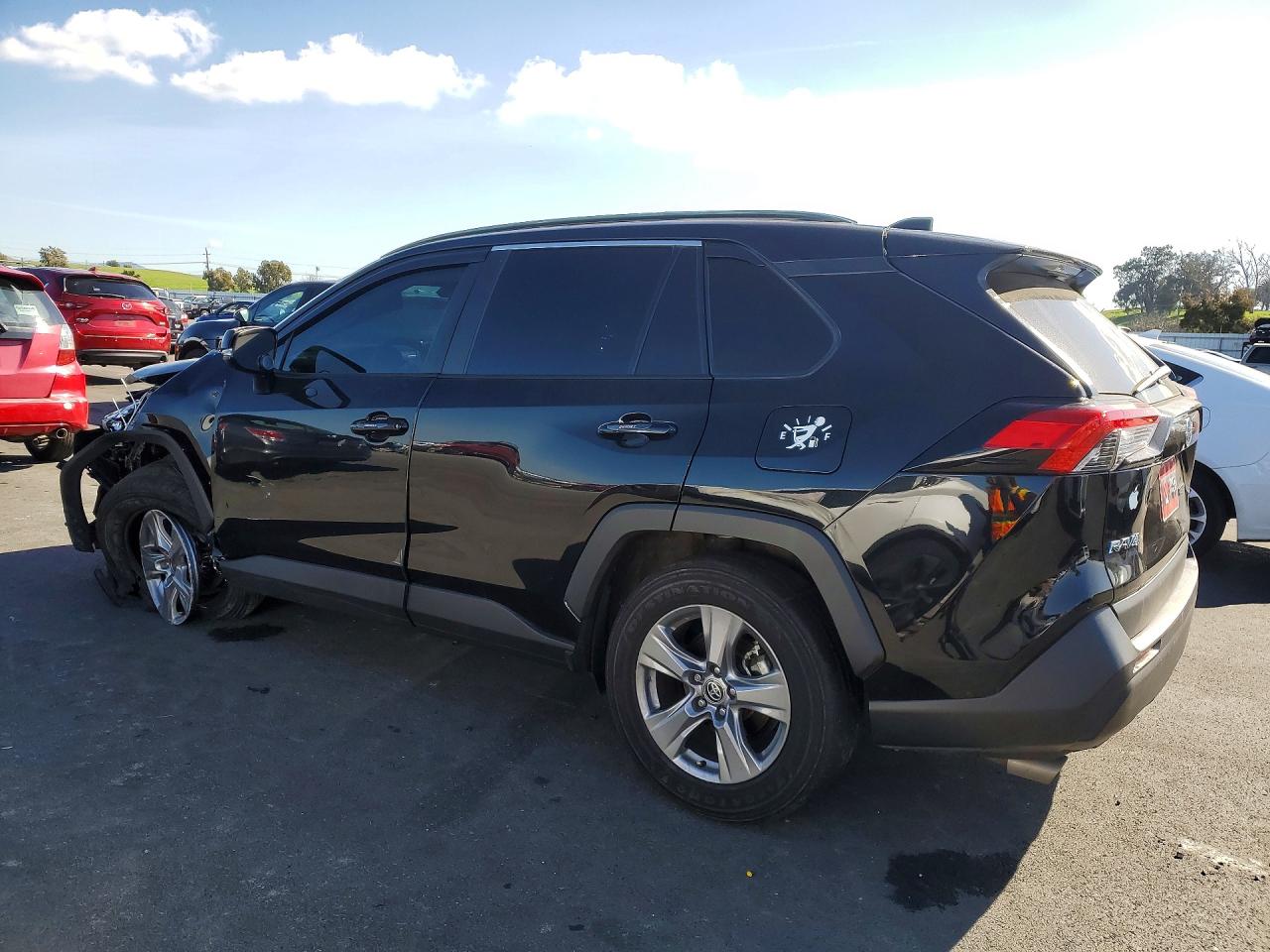 2024 TOYOTA RAV4 XLE photo 3