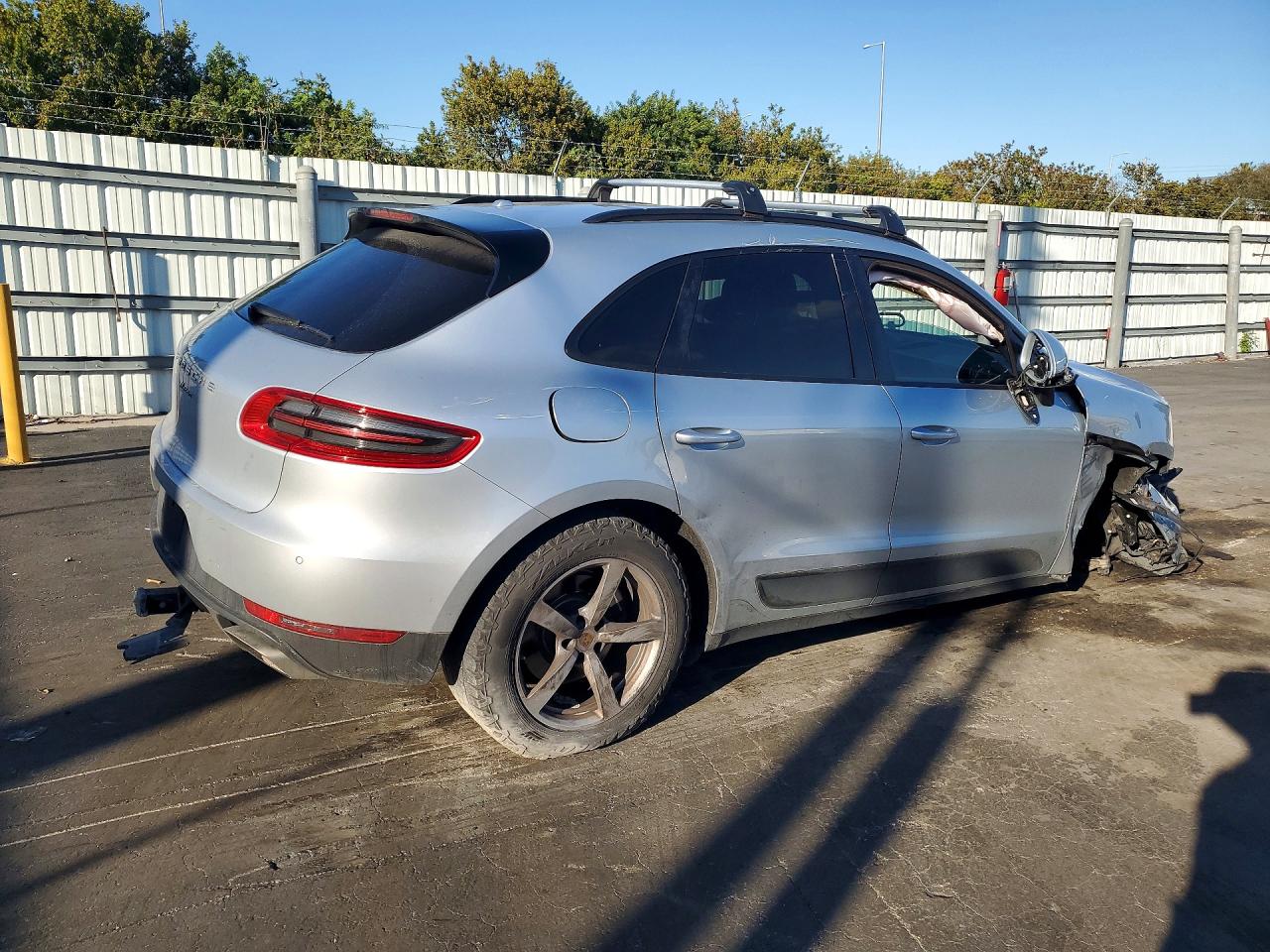 2017 PORSCHE MACAN photo 5