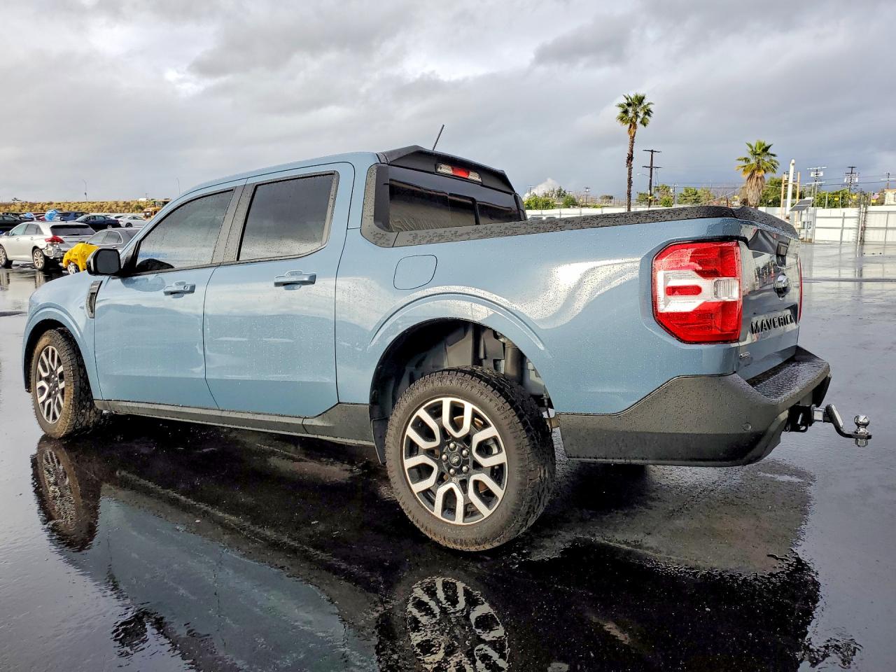 2024 FORD MAVERICK LARIAT photo 2