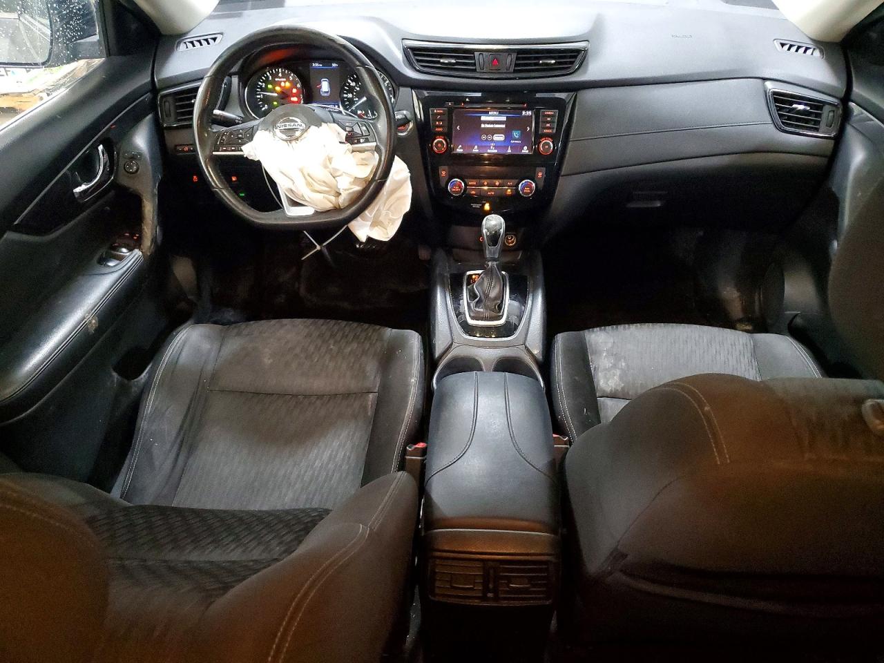 2019 NISSAN ROGUE SV photo 8
