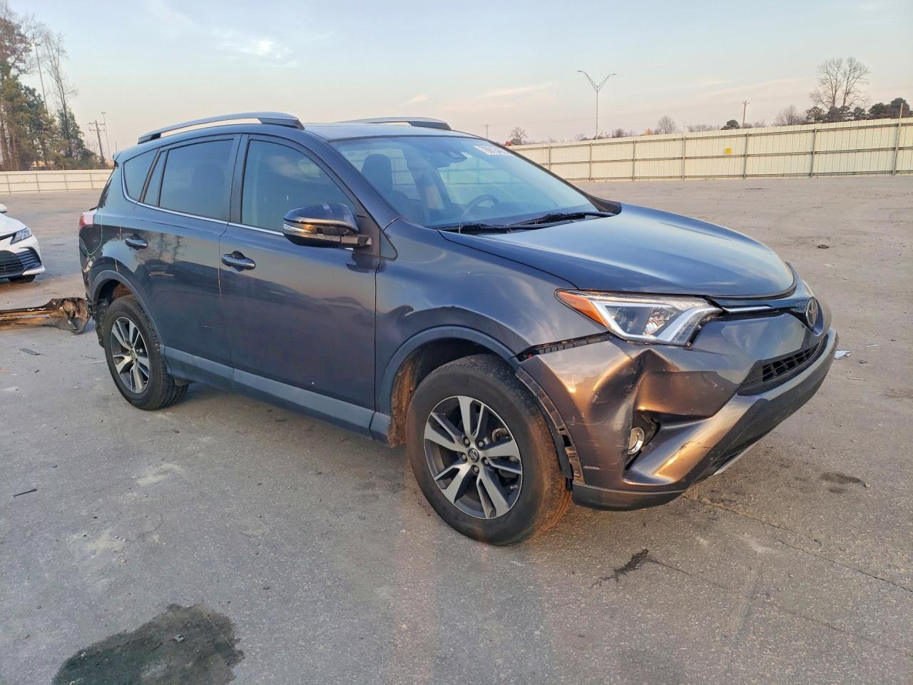 2018 TOYOTA RAV4 ADVENTURE photo 4