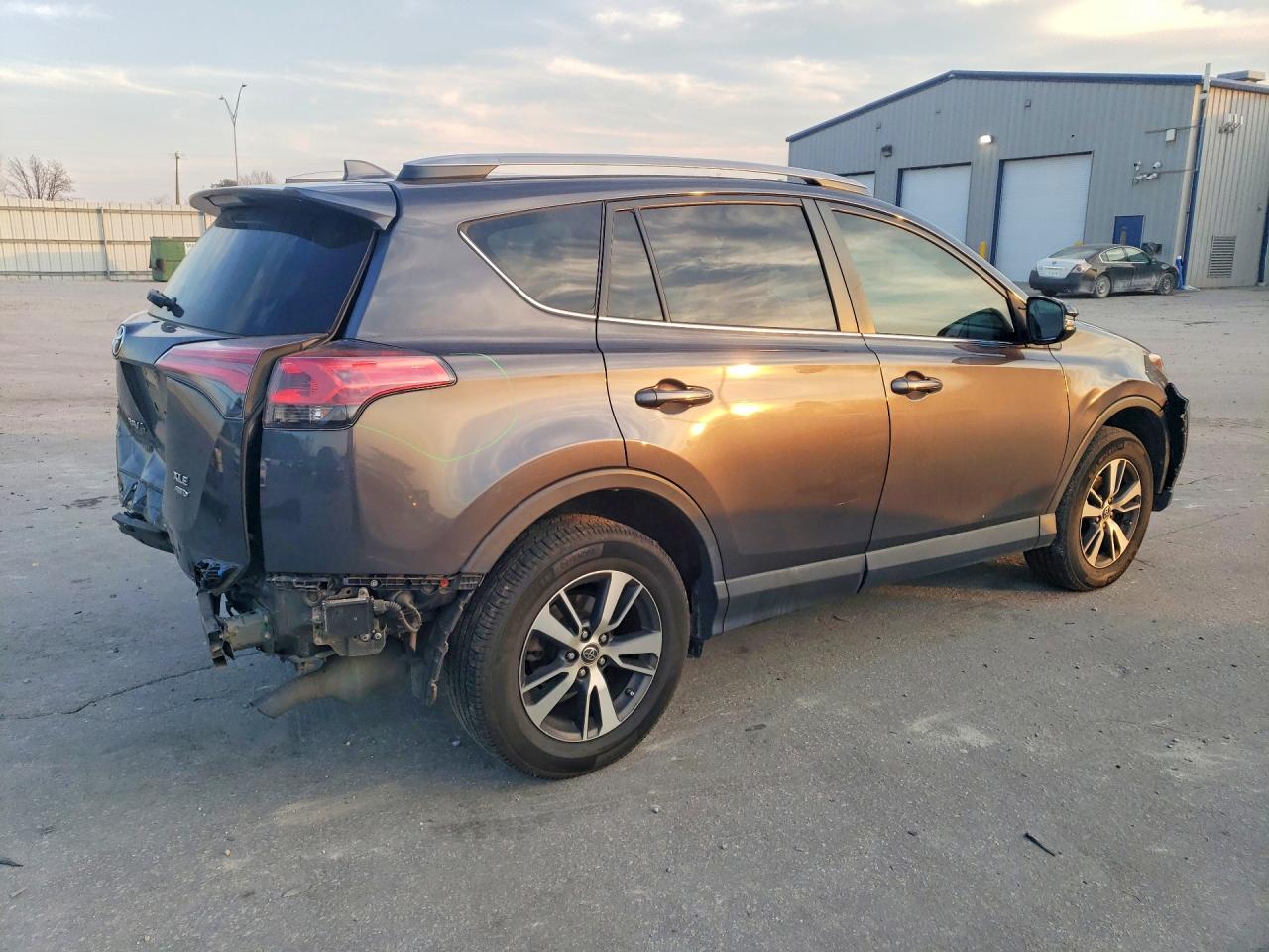 2018 TOYOTA RAV4 ADVENTURE photo 3