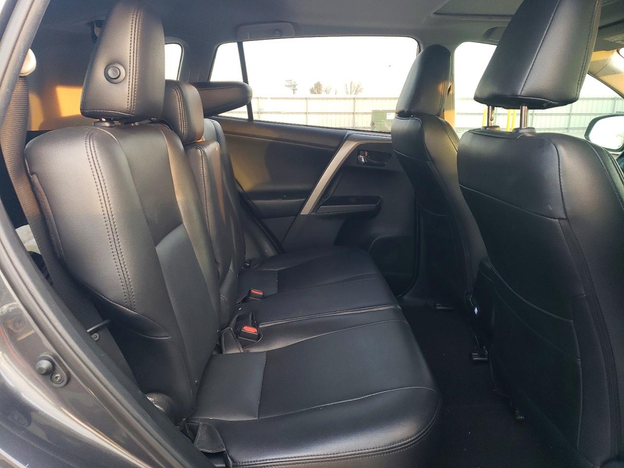 2018 TOYOTA RAV4 ADVENTURE photo 11