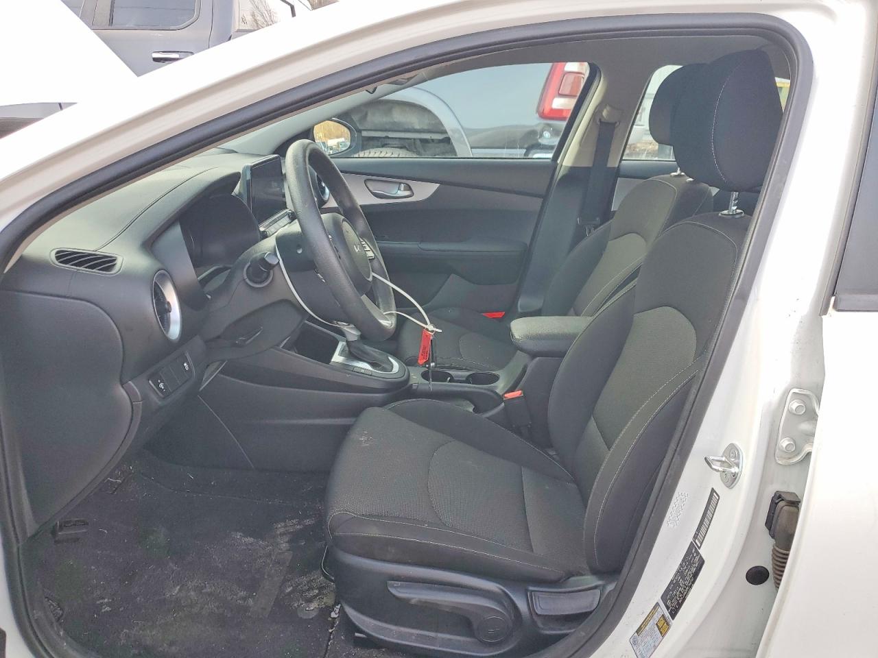 2024 KIA FORTE LX photo 7