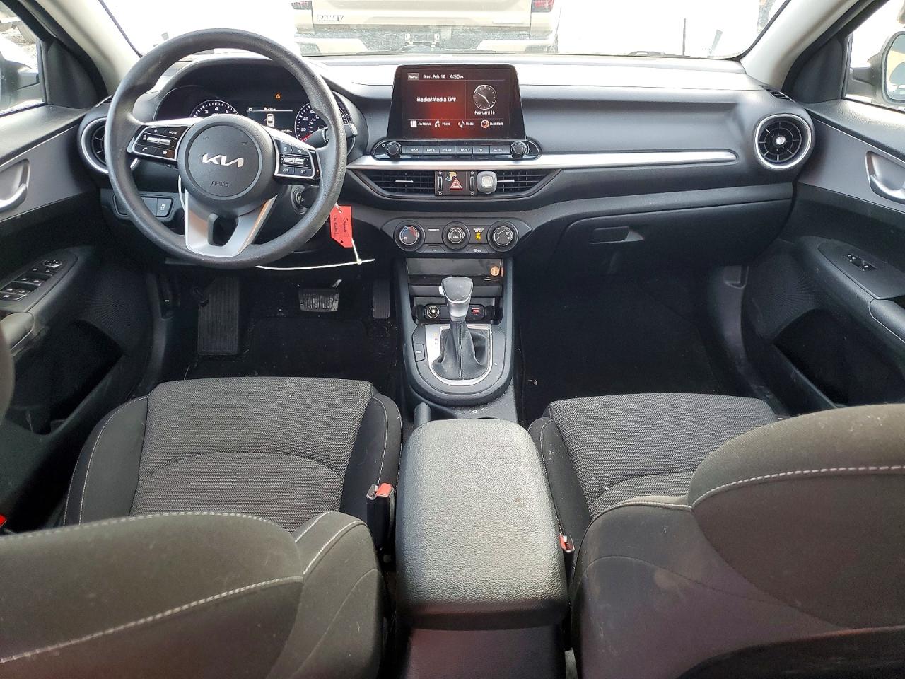 2024 KIA FORTE LX photo 8