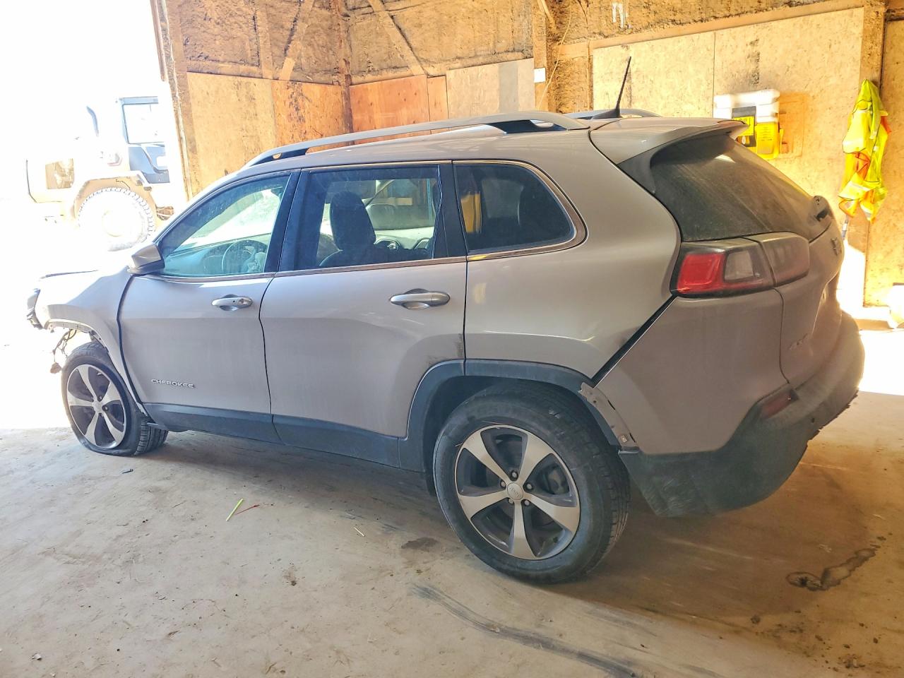 2019 JEEP CHEROKEE LIMITED photo 3