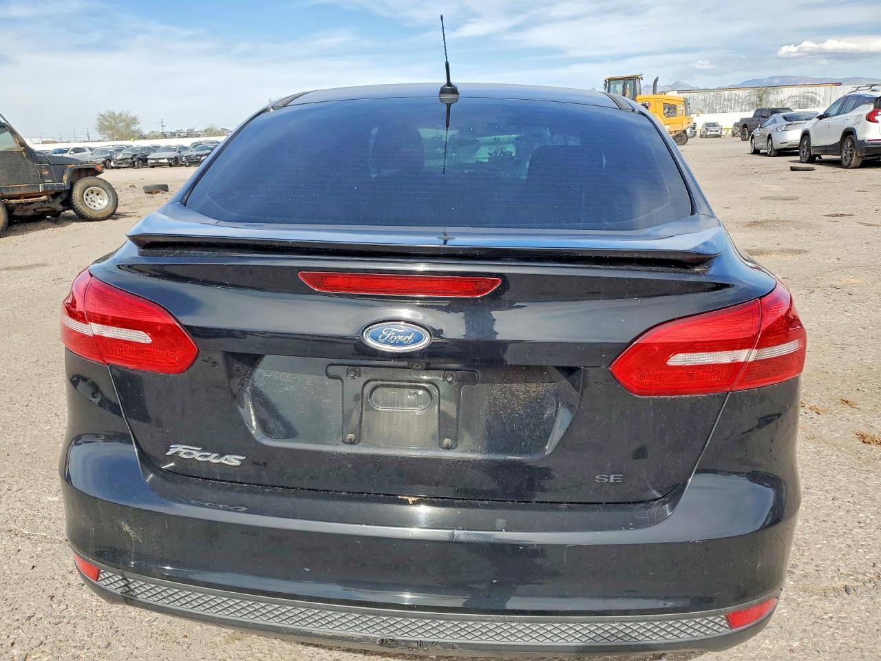 2018 FORD FOCUS SE photo 11