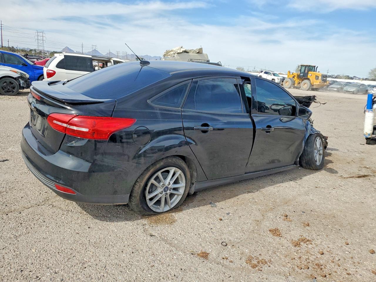 2018 FORD FOCUS SE photo 5