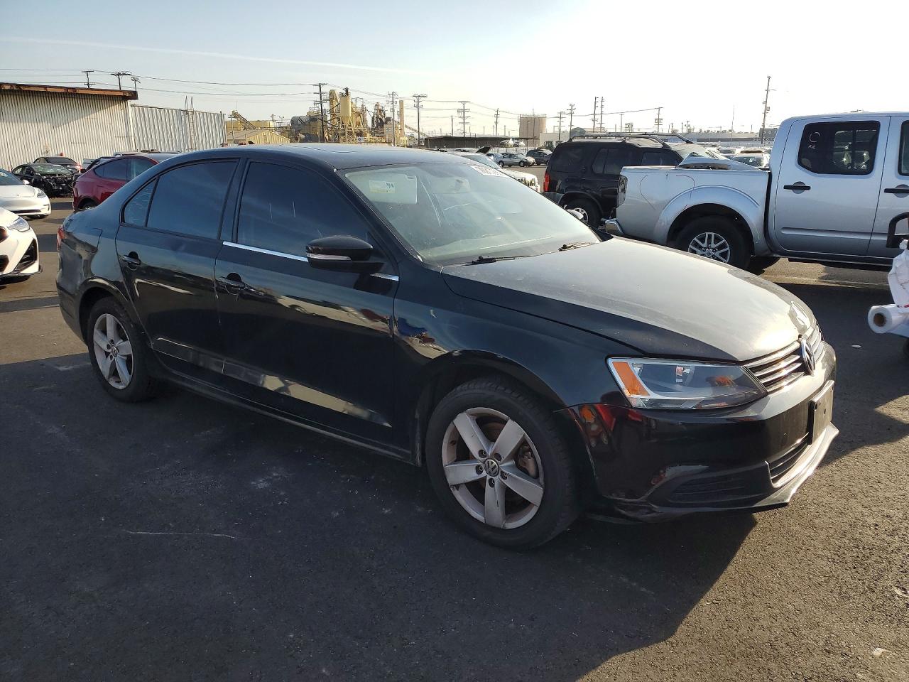 2013 VOLKSWAGEN JETTA TDI photo 4