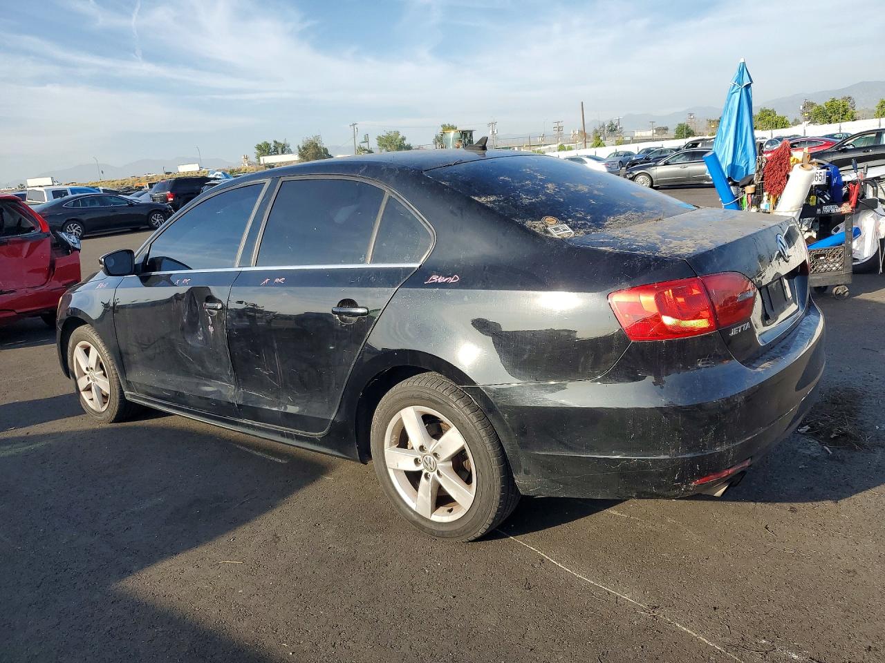 2013 VOLKSWAGEN JETTA TDI photo 2