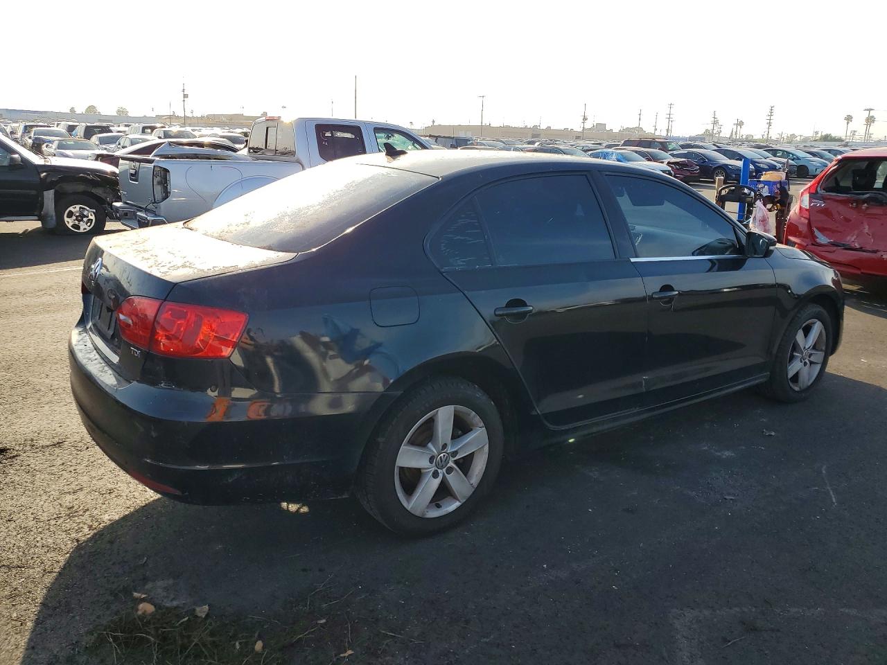 2013 VOLKSWAGEN JETTA TDI photo 3
