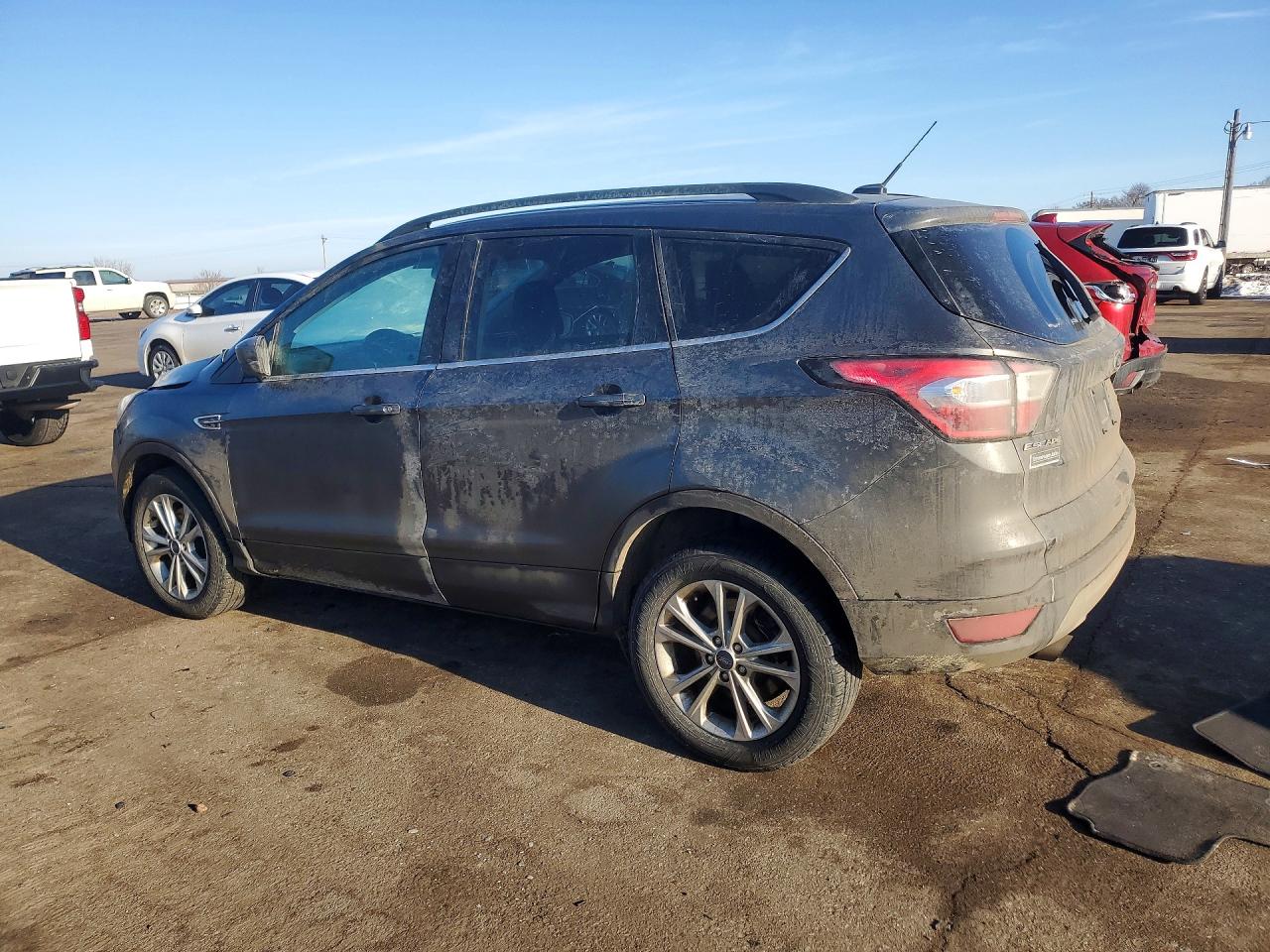 2018 FORD ESCAPE SE photo 2
