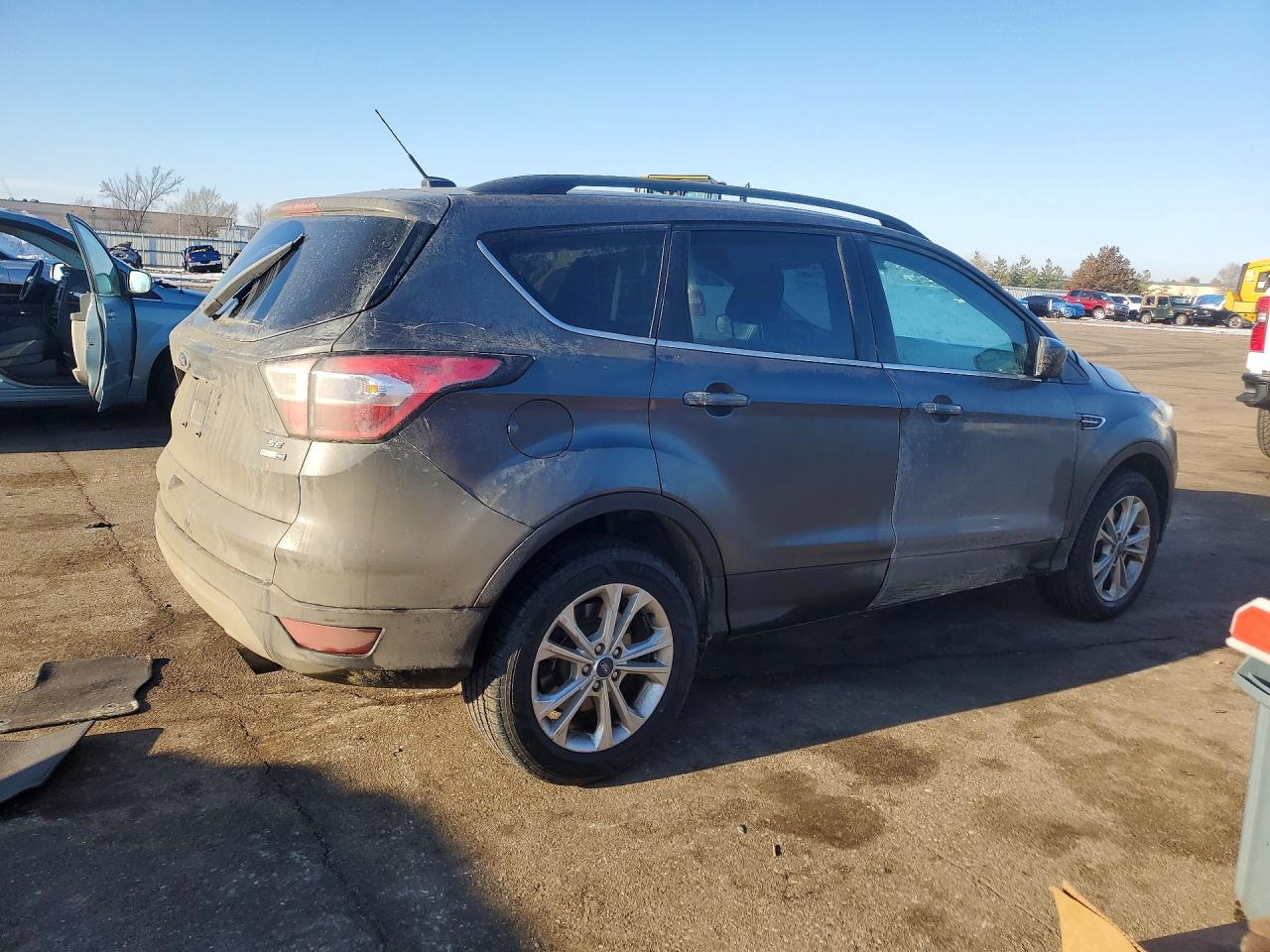 2018 FORD ESCAPE SE photo 3