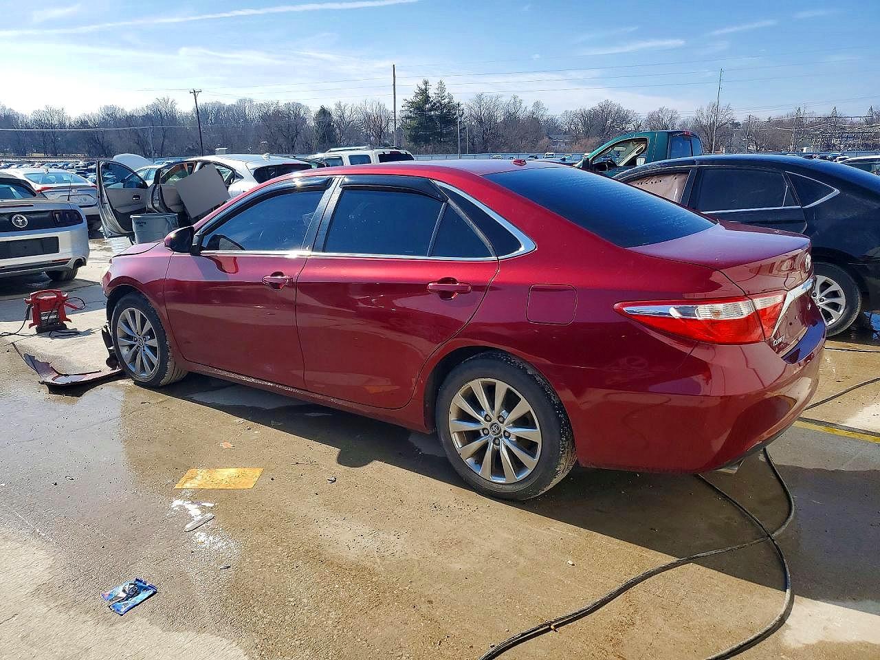2016 TOYOTA CAMRY XLE V6 photo 4