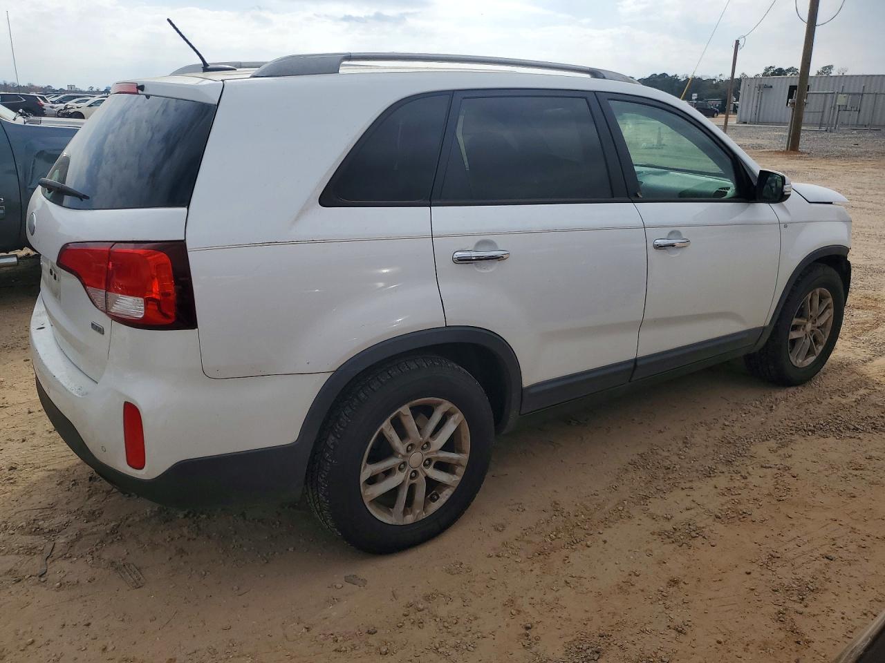 2015 KIA SORENTO LX photo 5