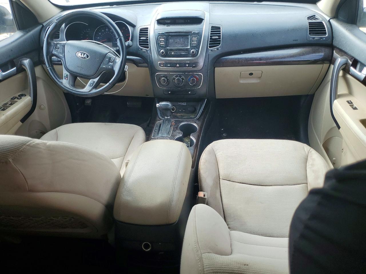 2015 KIA SORENTO LX photo 15