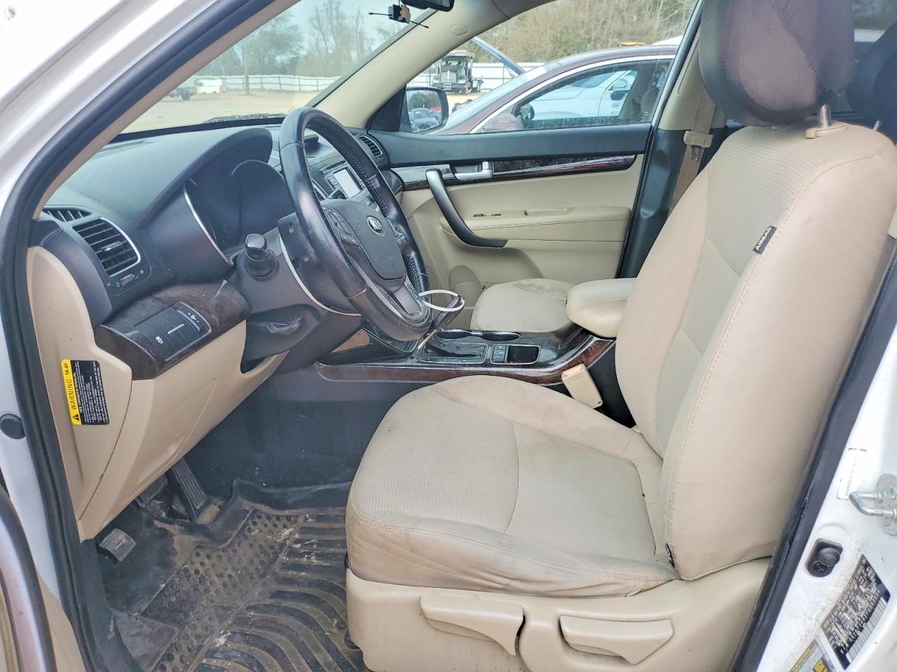 2015 KIA SORENTO LX photo 13