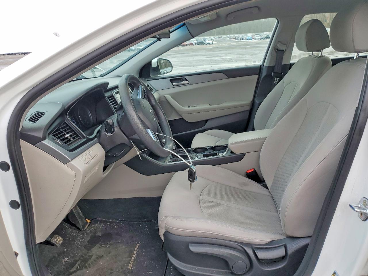2018 HYUNDAI SONATA SE photo 13