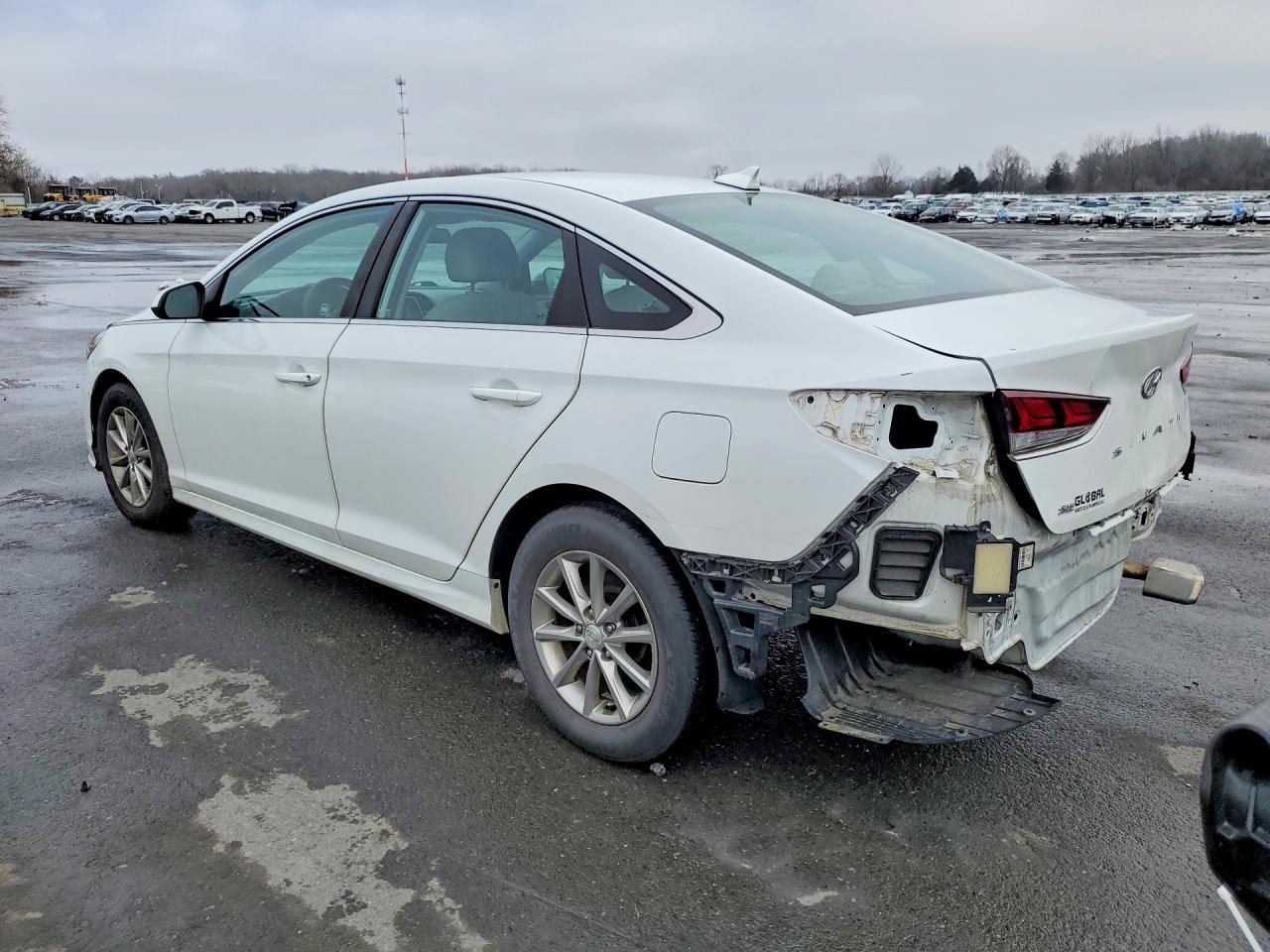 2018 HYUNDAI SONATA SE photo 3