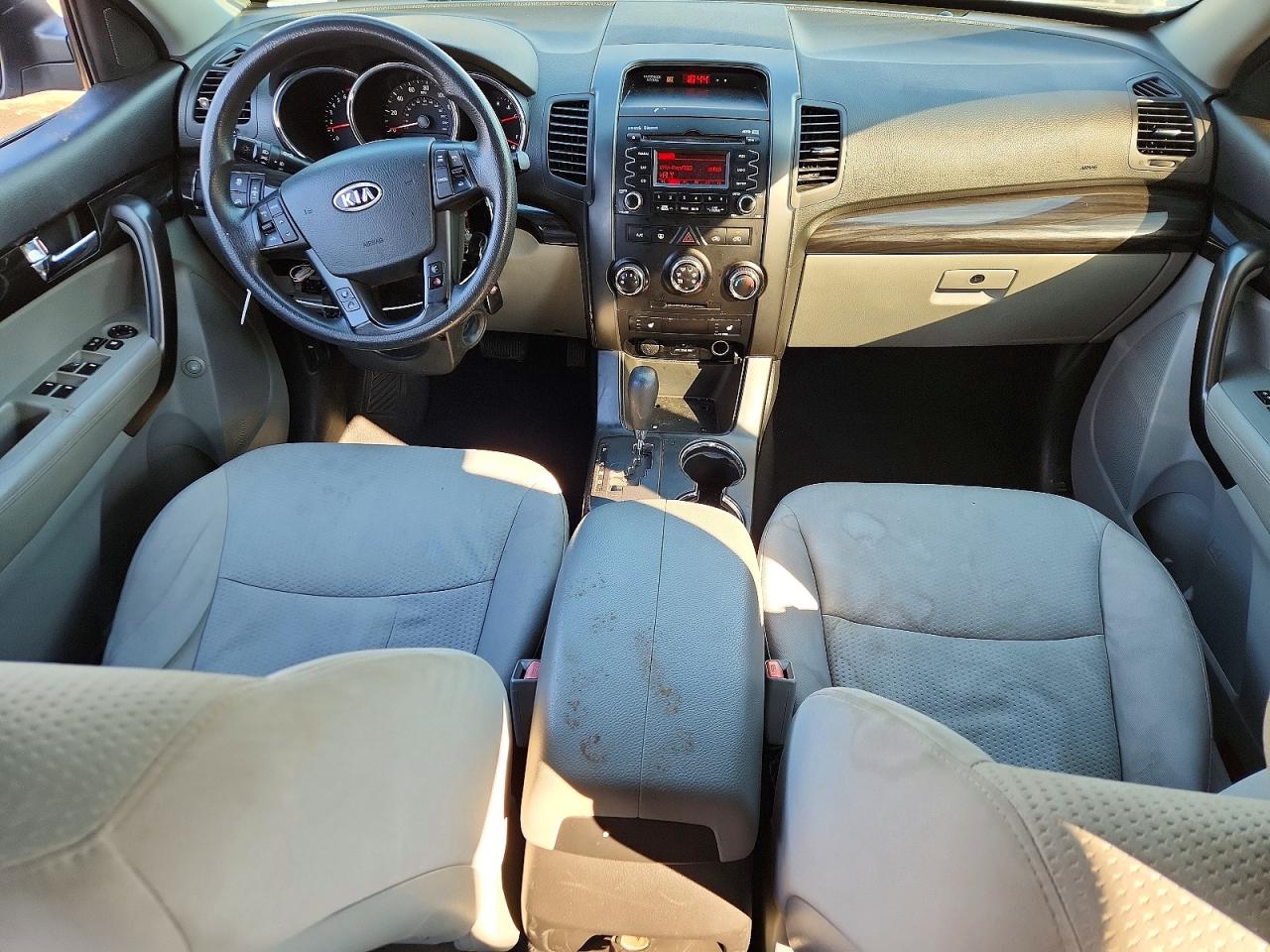 2012 KIA SORENTO LX photo 8