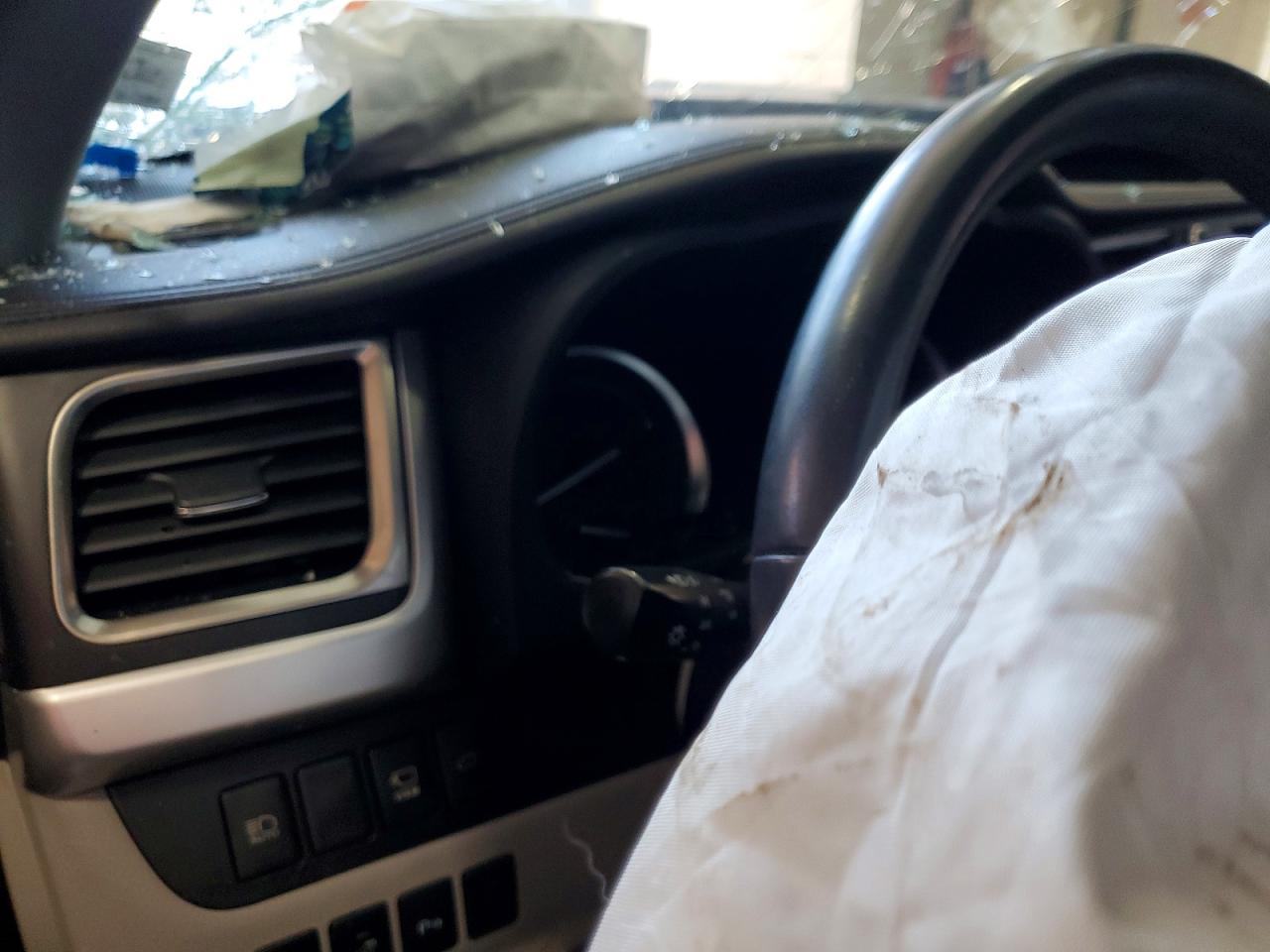 2019 TOYOTA HIGHLANDER HYBRID LIMITED photo 9