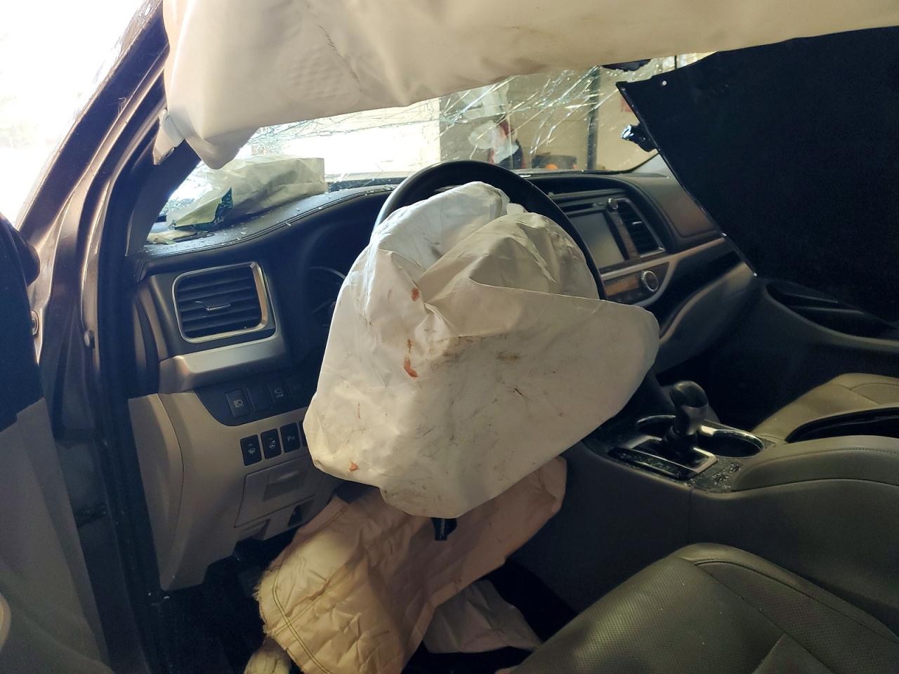 2019 TOYOTA HIGHLANDER HYBRID LIMITED photo 8