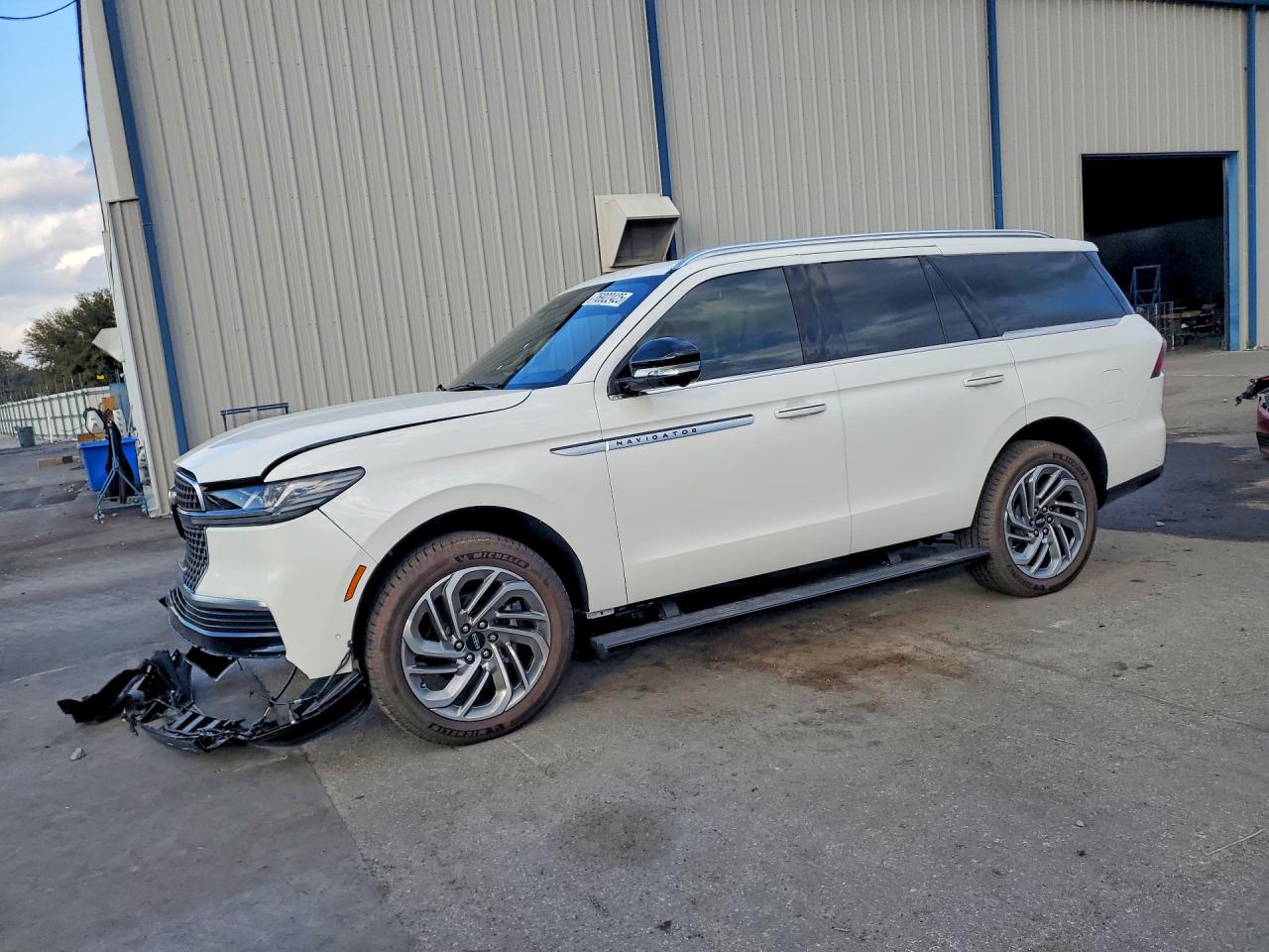 2025 LINCOLN NAVIGATOR