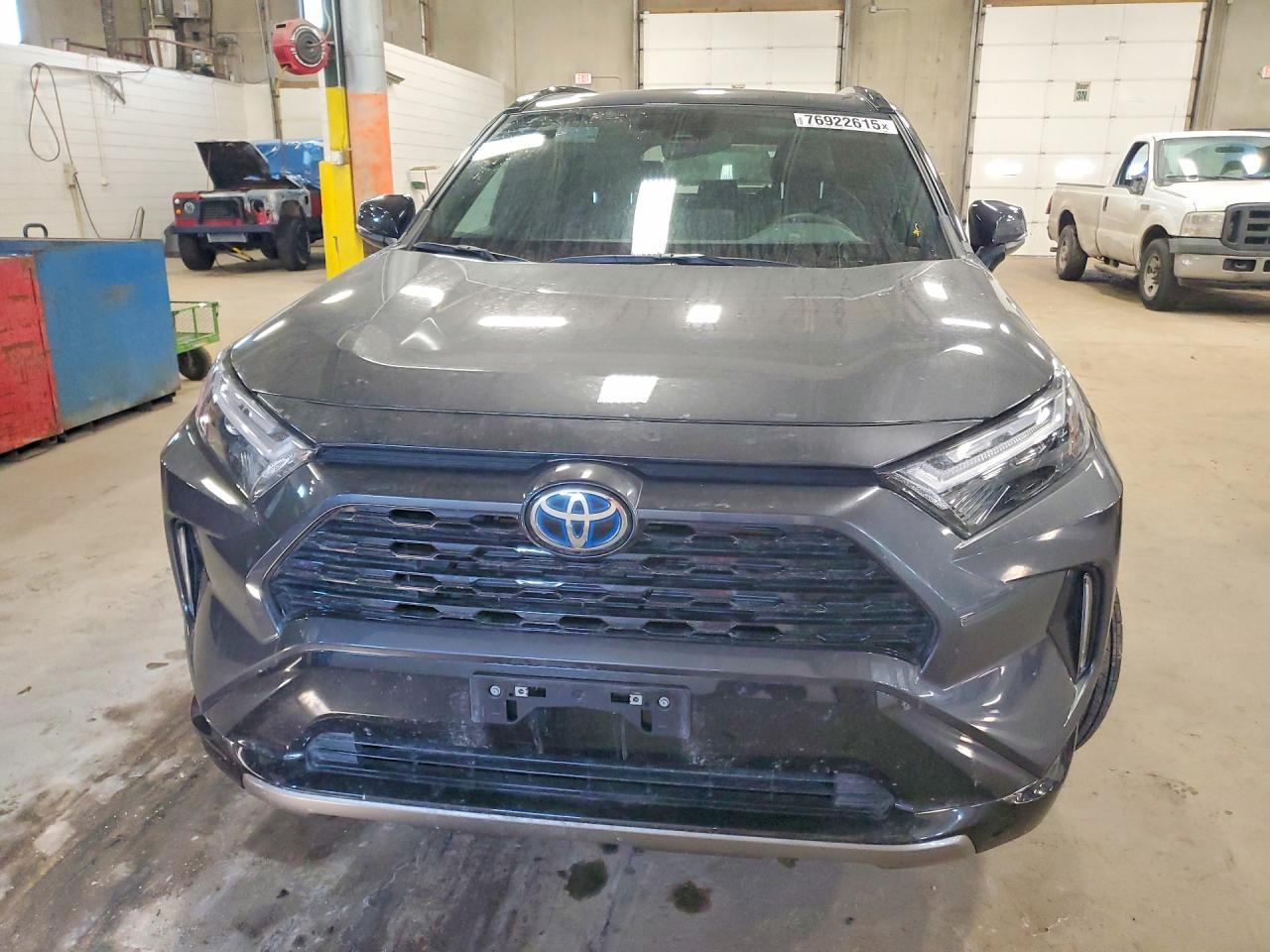 2024 TOYOTA RAV4 XSE photo 13